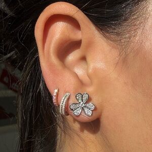 14kt solid white gold clover Flower diamond Earrings